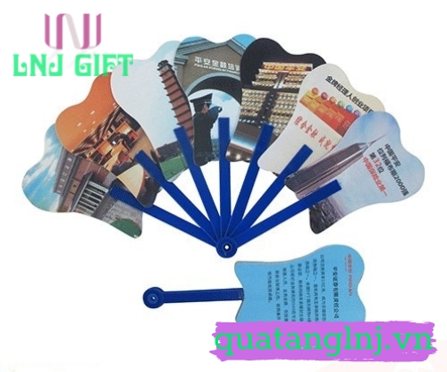 Quạt nhựa cầm tay in logo – quà tặng quảng cáo giá rẻ